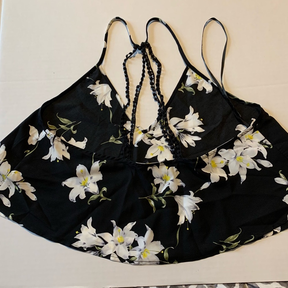Forever 21 Flirty Top Black with white and yellow flowers, Used Size L crop top